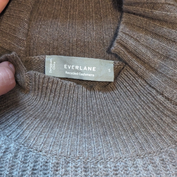 Everlane The Cashmere Ribbed Turtleneck | Size Small - Picture 7 of 16
